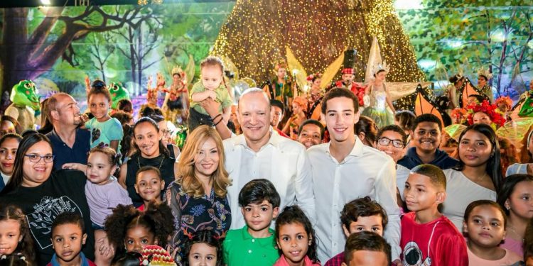 Santiago ilumina su espíritu festivo con la magia de “Encatus”