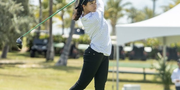 Joven promesa del golf dominicano da salto universitario en Estados Unidos