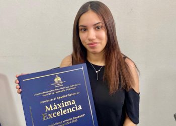 Estudiante de Navarrete alcanza el mayor reconocimiento académico del país
