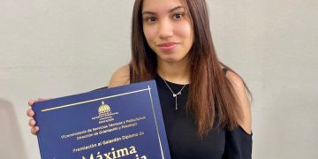 Estudiante de Navarrete alcanza el mayor reconocimiento académico del país