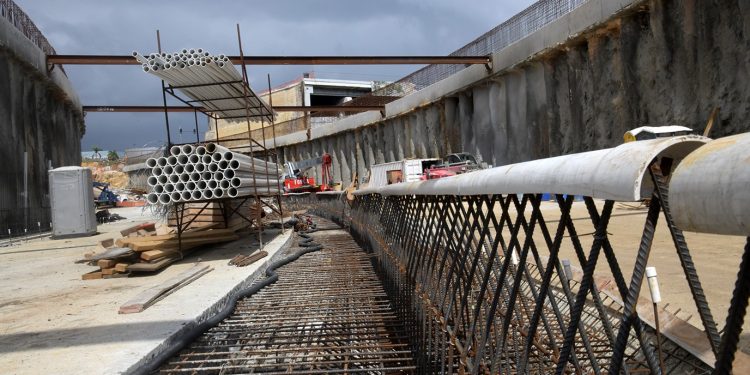 Cierre temporal en la Luperón por construcción del nuevo paso a desnivel en Plaza de la Bandera