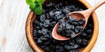 Ciruelas, uvas pasas y dátiles: ¿qué beneficios aportan las frutas deshidratadas?