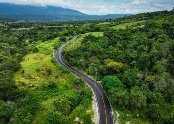 Abinader impulsa desarrollo en San Juan con nuevas naves industriales, aeropuerto y proyectos agrícolas