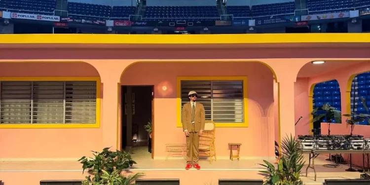 Bad Bunny llega a RD con su emblemática “Casita” como parte del escenario