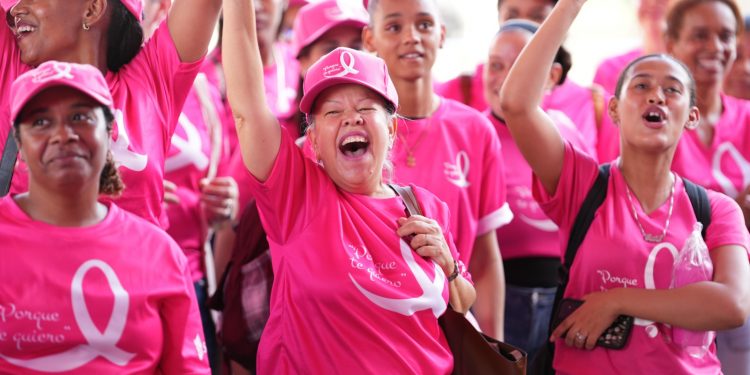 Más de 21 mil estudios realizados en campaña “Porque Te Quiero” consolidan lucha preventiva contra el cáncer de mama en Santiago