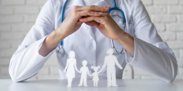 Expertos alertan sobre inminente crisis financiera en el sistema de salud dominicano