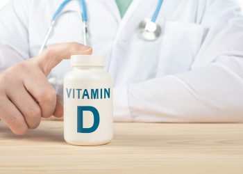 Expertos alertan sobre los riesgos de bajos niveles de vitamina D y cómo mantenerlos durante el invierno