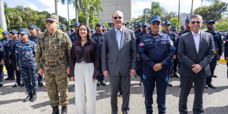 Abinader despliega “Garantía de Paz 2.0” con casi 28 mil agentes para reforzar la seguridad navideña
