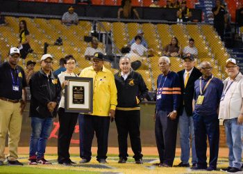 Águilas y ACDS honran la trayectoria de Rafael “Pappy” Pérez en emotiva ceremonia