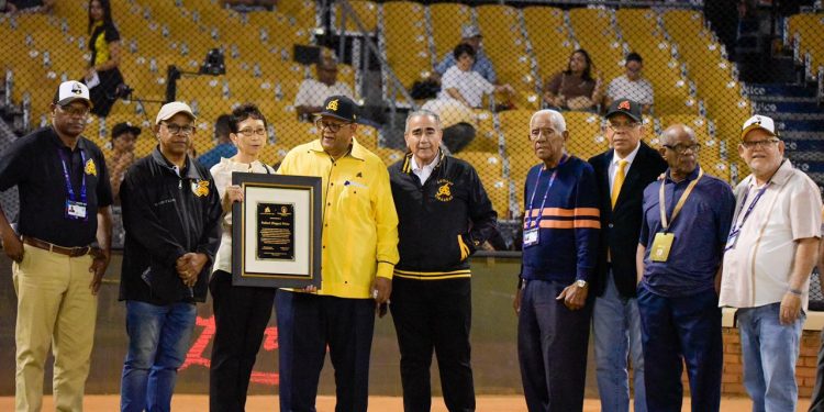 Águilas y ACDS honran la trayectoria de Rafael “Pappy” Pérez en emotiva ceremonia