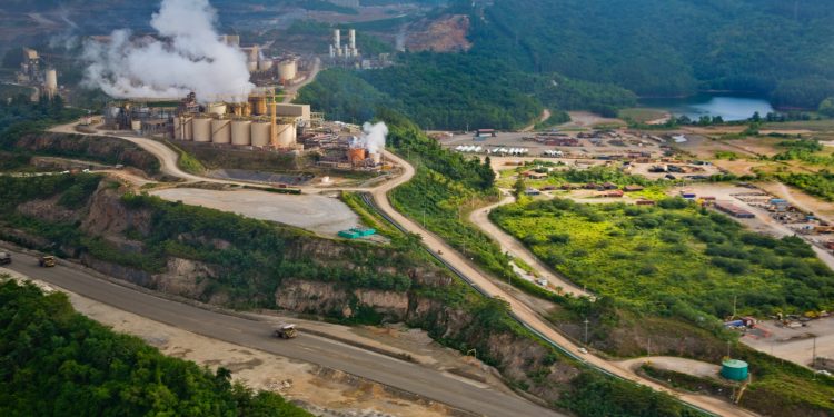 Barrick Pueblo Viejo fortalece desarrollo comunitario con inversión social millonaria en 2025