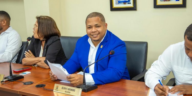 Bernys Mambrú consolida un liderazgo joven y cercano al cerrar su primer gran año como regidor