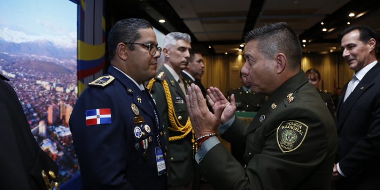 Coronel Miguel Balbuena Álvarez es reconocido como Gran Oficial en cumbre continental de Ameripol
