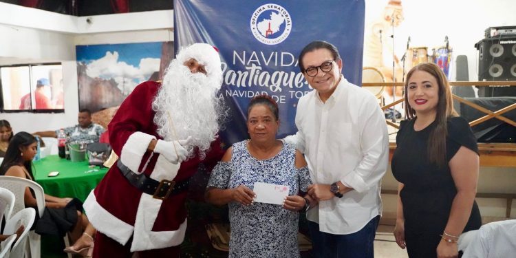 Daniel Rivera enciende la alegría comunitaria con el inicio de Navidad Santiaguera 2025
