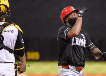Escogido impone su poder en Santiago y Toros arrancan con autoridad el Round Robin
