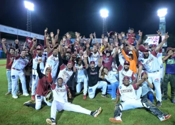 Gigantes del Cibao aseguran semifinal y despiden al Licey en dramática jornada