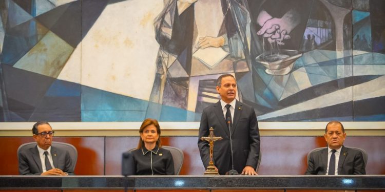 Henry Molina reafirma que la fortaleza del Poder Judicial descansa en la Constitución, no en la popularidad