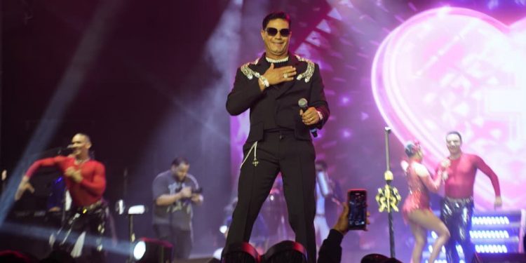 Raulín Rodríguez consagra dos noches inolvidables en Santiago con la fuerza de la bachata