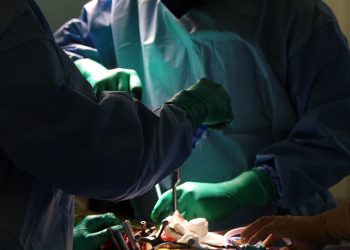 Unión Médica del Norte realiza la primera cirugía robótica de columna del Caribe