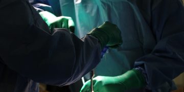 Unión Médica del Norte realiza la primera cirugía robótica de columna del Caribe