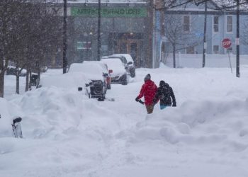Más de 1.5 millones de dominicanos afectados por tormenta de nieve EUA; declaran emergencia en NY y NJ