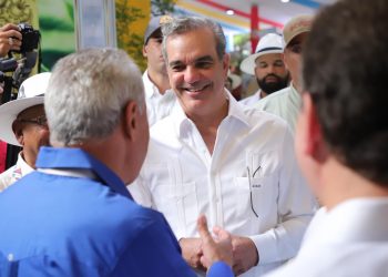 Abinader impulsa educación, agua potable y comercio con nuevas inauguraciones en San Juan
