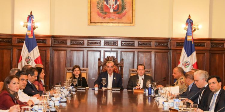 Abinader reúne gabinete ampliado para definir hoja de ruta del Gobierno en 2026
