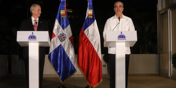 Abinader y presidente electo de Chile estrechan cooperación en seguridad, turismo y comercio