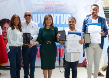 CTC impulsan la innovación juvenil con jornada tecnológica en Boca Chica