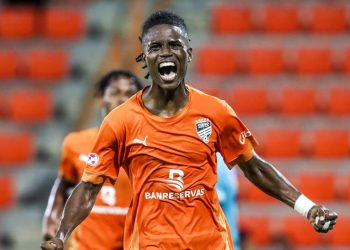 Reyes rescata a Cibao FC con doblete agónico ante Salcedo FC