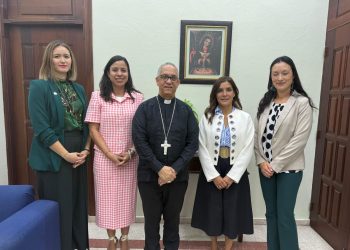 Embajadora de Estados Unidos sostiene encuentro institucional con la Arquidiócesis de Santiago