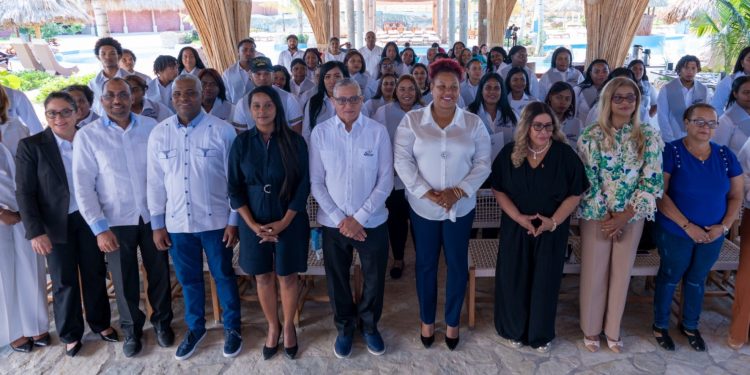 INFOTEP impulsa empleo local con graduación del primer Diplomado del Puerto de Cruceros de Cabo Rojo