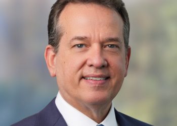 Abinader designa a Yayo Sanz Lovatón, Nelson Arroyo y Víctor “Ito” Bisonó en Industria y Comercio, Aduanas y Viviendas