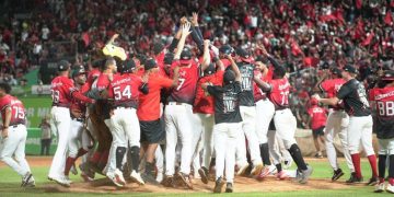 Leones del Escogido imponen su ley y levantan la corona 18 del béisbol dominicano