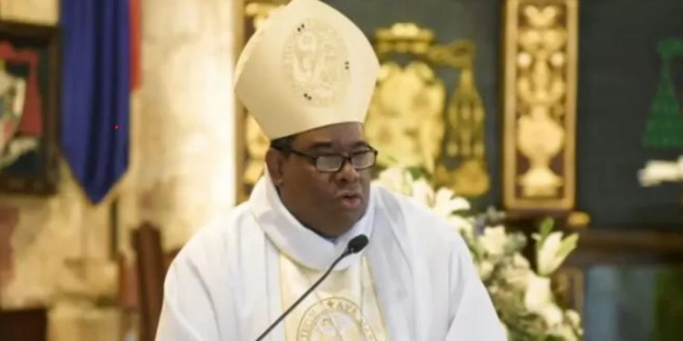 Monseñor Jesús Castro Marte sostiene que la República Dominicana cuenta con mujeres capacitadas para dirigir el Estado