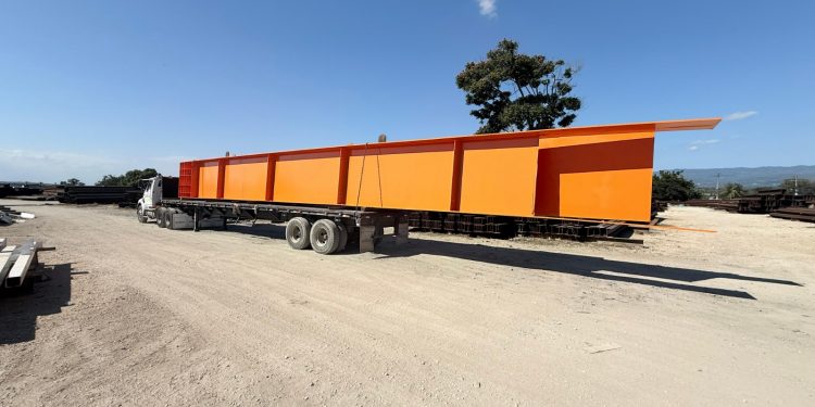 Obras Públicas impulsa avance del elevado en Navarrete con traslado de vigas