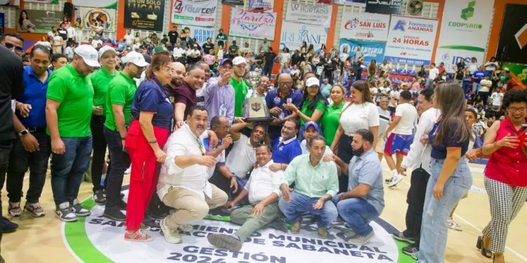 Pueblo Arriba levanta su novena corona y se consagra como el más grande del baloncesto de Santiago Rodríguez