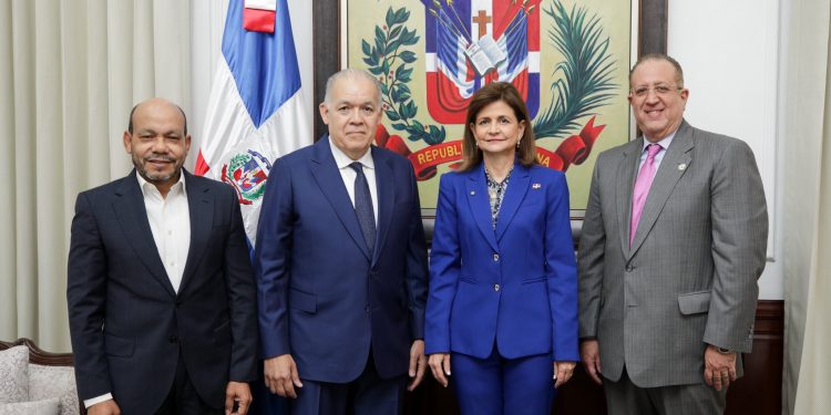 Raquel Peña juramenta a Pedro Urrutia en la DGII y Agricultura reafirma compromiso con la seguridad alimentaria