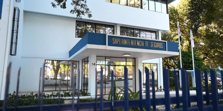 Superintendencia de Seguros resalta fortaleza financiera y expansión del sector asegurador dominicano