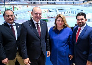 Ulises Rodríguez y Jenniffer González estrechan lazos en FITUR para impulsar ruta turística Santiago–San Juan