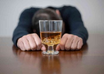 El riesgo del alcohol no se mide solo por lo que bebes hoy, sino por lo acumulado a lo largo de la vida