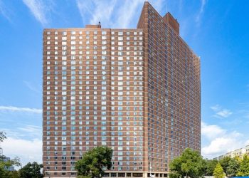 Alarma entre residentes edificio Alto Manhattan por contagio enfermedad legionaria; dominicanos viven en el lugar