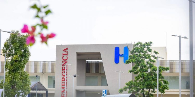 SNS ejecuta remozamiento de plafones en hospital de la provincia Duarte