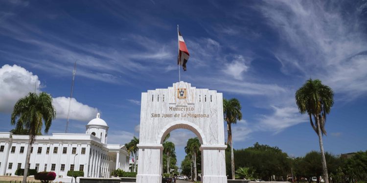 Abinader impulsa proyecto ambiental al declarar de alto interés público el Jardín Botánico de San Juan