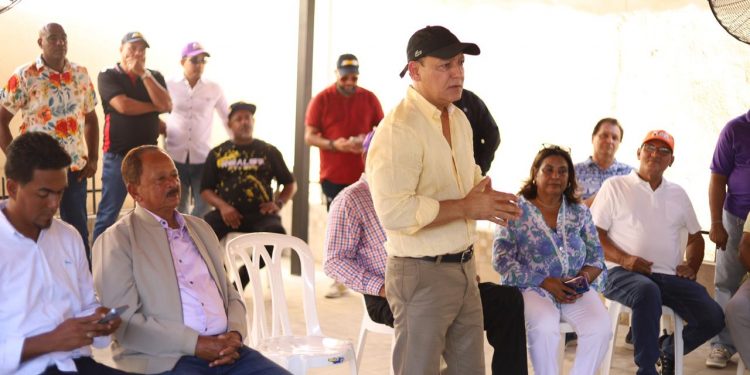 Abel Martínez fortalece vínculos en la frontera con productores, dirigentes y comunitarios
