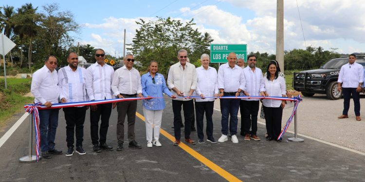 Abinader entrega moderna vía que integra a Villa Riva al eje estratégico del Nordeste