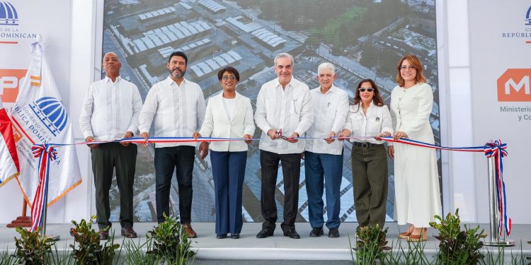 Abinader entrega moderno mercado municipal de Higüey y salda una deuda histórica con comerciantes de La Altagracia
