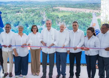 Abinader inaugura carretera Bayaguana–El Puerto y fortalece conexión entre el Este y el Nordeste
