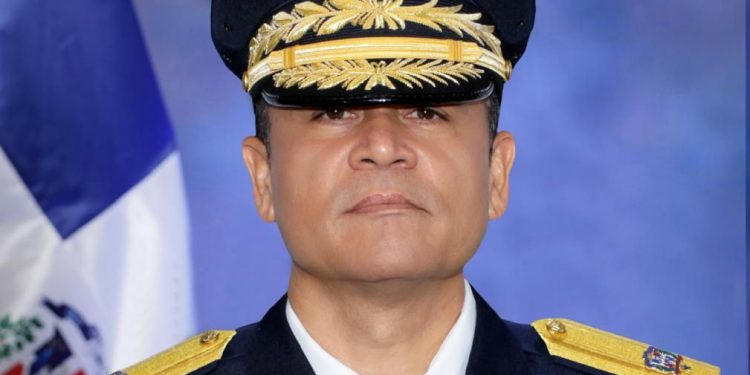 Abinader nombra nuevo jefe de la Policía Nacional tras ascender a Andrés Modesto Cruz Cruz