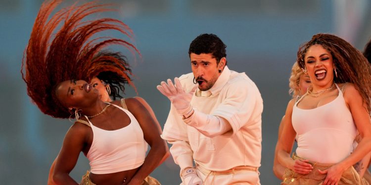 Bad Bunny enciende el Super Bowl 2026 con un histórico show latino mientras Seattle se corona campeón
